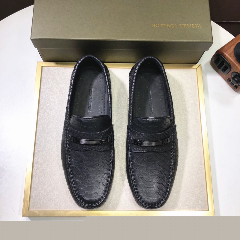 bo*te*ga Ve*ne*ta leather shoes